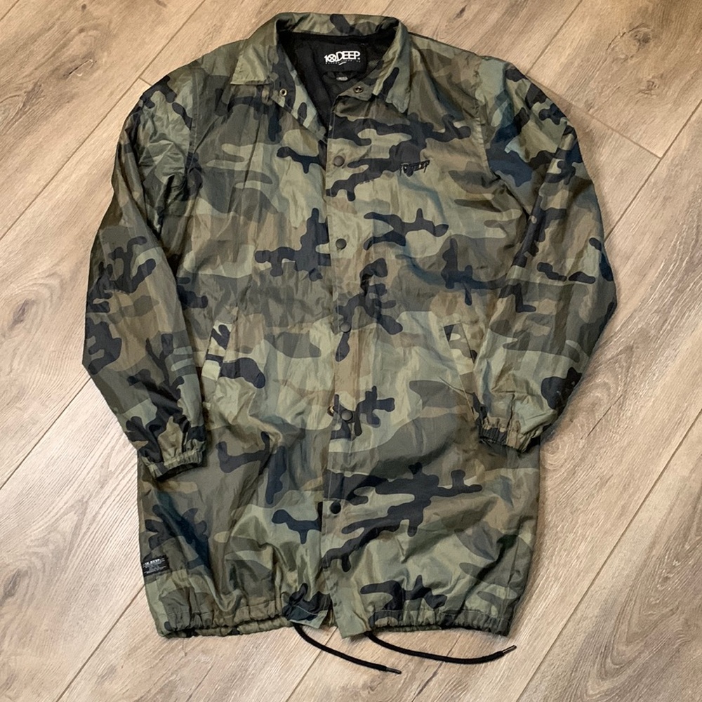 10.deep rare camo windbreaker/raincoat size small